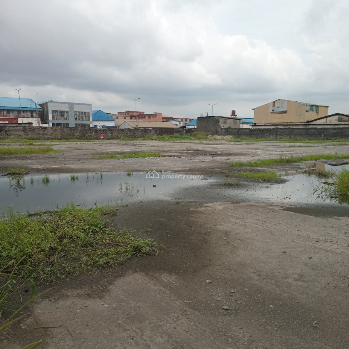 Prime Commercial Land, Coker Market Road / Lagos-badagry Expressway, Coker, Surulere, Lagos, Commercial Land for Sale