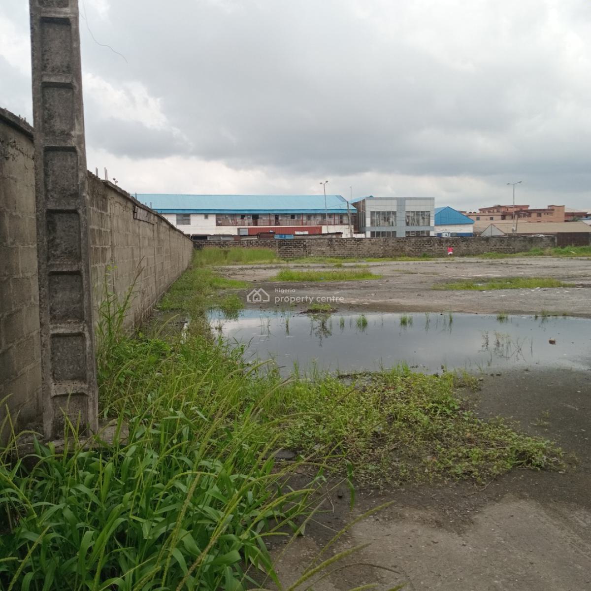 Prime Commercial Land, Coker Market Road / Lagos-badagry Expressway, Coker, Surulere, Lagos, Commercial Land for Sale