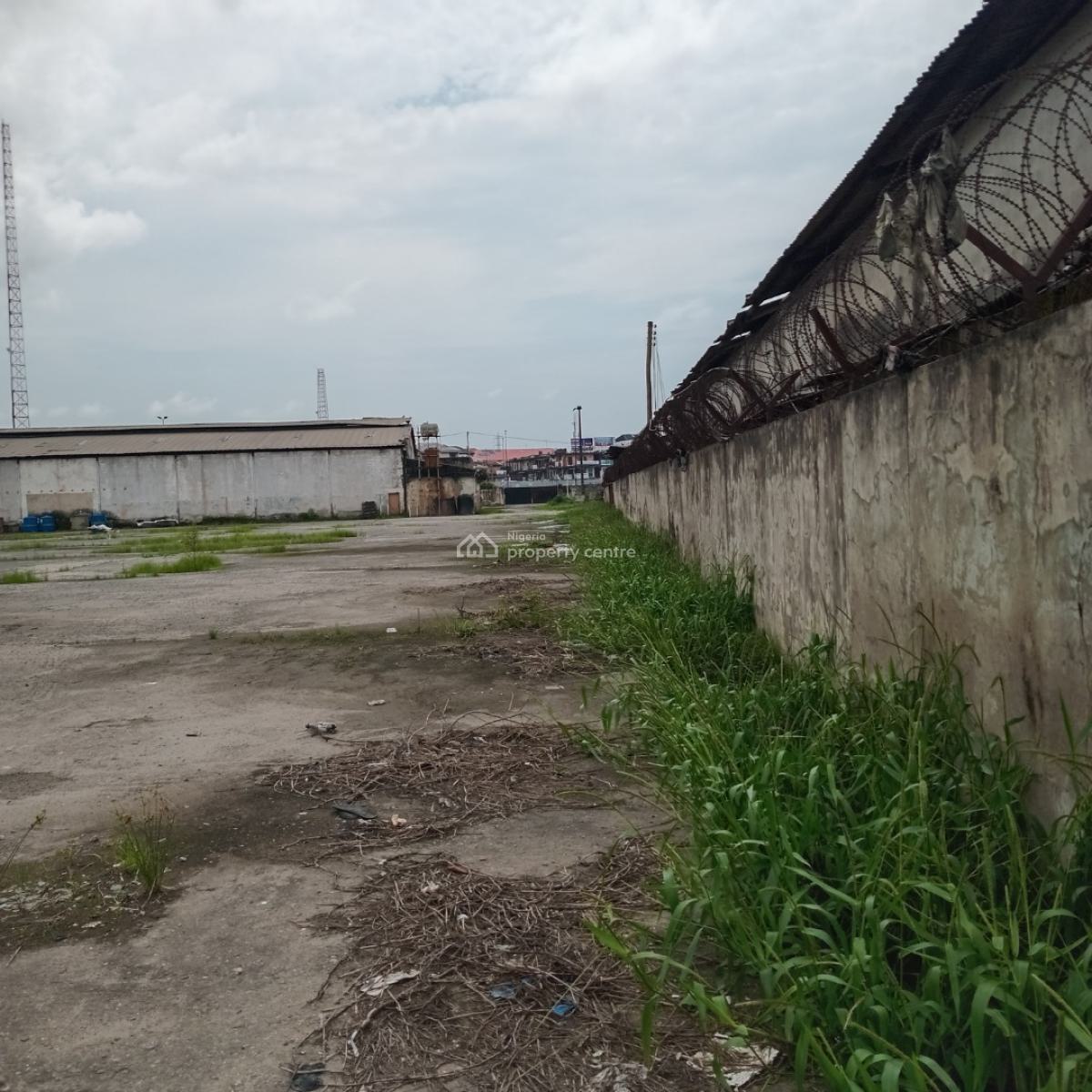Prime Commercial Land, Coker Market Road / Lagos-badagry Expressway, Coker, Surulere, Lagos, Commercial Land for Sale