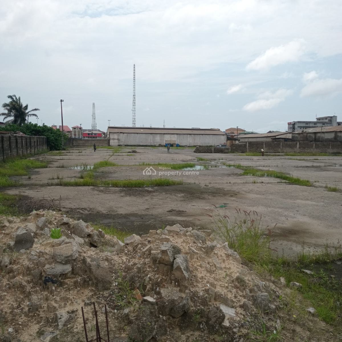 Prime Commercial Land, Coker Market Road / Lagos-badagry Expressway, Coker, Surulere, Lagos, Commercial Land for Sale