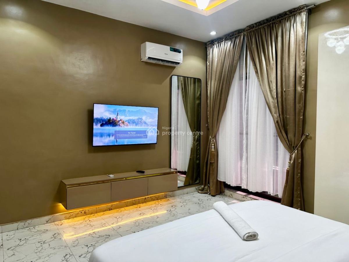 Cozy 2-bedroom Apartment with Snooker, Gym and Pool, Ikate Elegushi, Lekki, Lagos, Detached Duplex Short Let