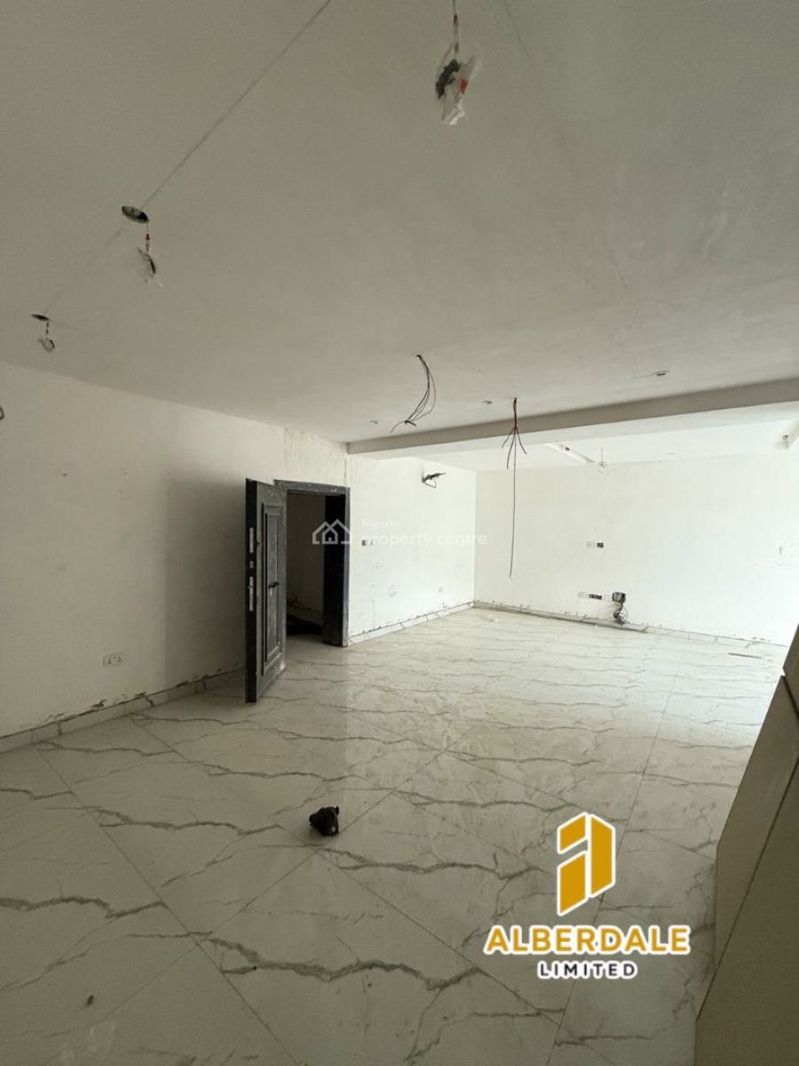 Well-built 3 Bedroom Apartments with Pool & Bq, Lekki, Lagos, Flat / Apartment for Sale