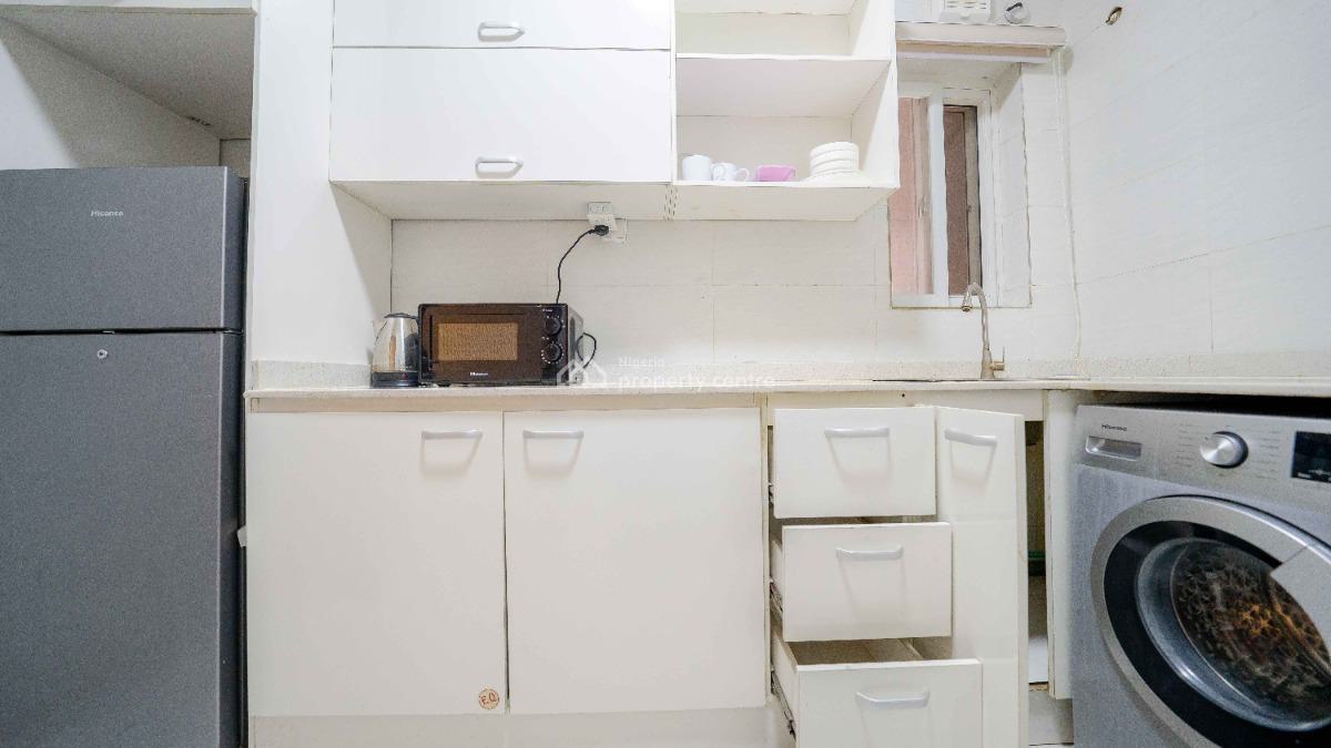 Heristays Footprint 2 Bedroom Apartment, Awudu Ekpekha St. Off Admiralty Way, Lekki Phase 1, Lekki, Lagos, Flat / Apartment Short Let