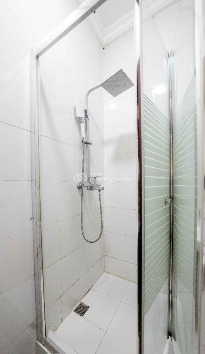 Deluxe 2 Bedroom Apartment, Awudu Ekpekha St, Off Admiralty Way, Lekki Phase 1, Lekki, Lagos, Flat / Apartment Short Let