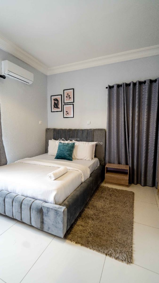 Deluxe 2 Bedroom Apartment, Awudu Ekpekha St, Off Admiralty Way, Lekki Phase 1, Lekki, Lagos, Flat / Apartment Short Let