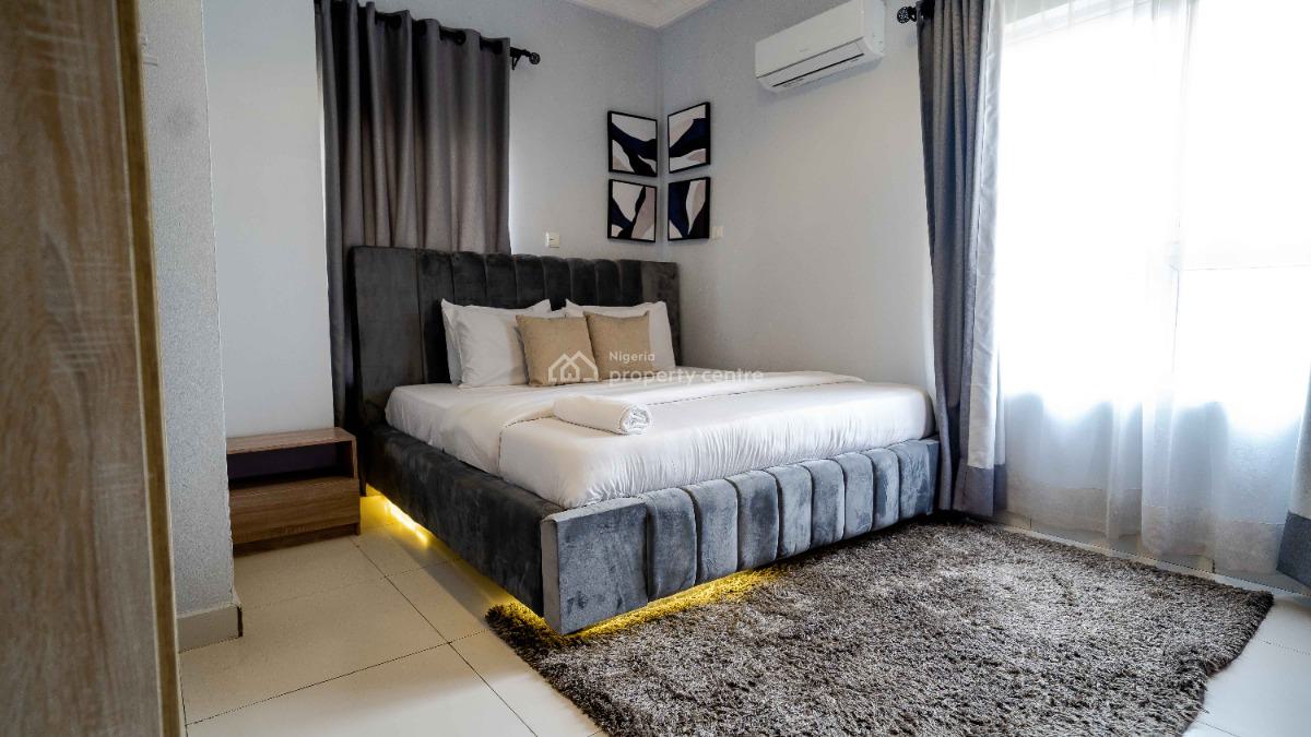 Deluxe 2 Bedroom Apartment, Awudu Ekpekha St, Off Admiralty Way, Lekki Phase 1, Lekki, Lagos, Flat / Apartment Short Let