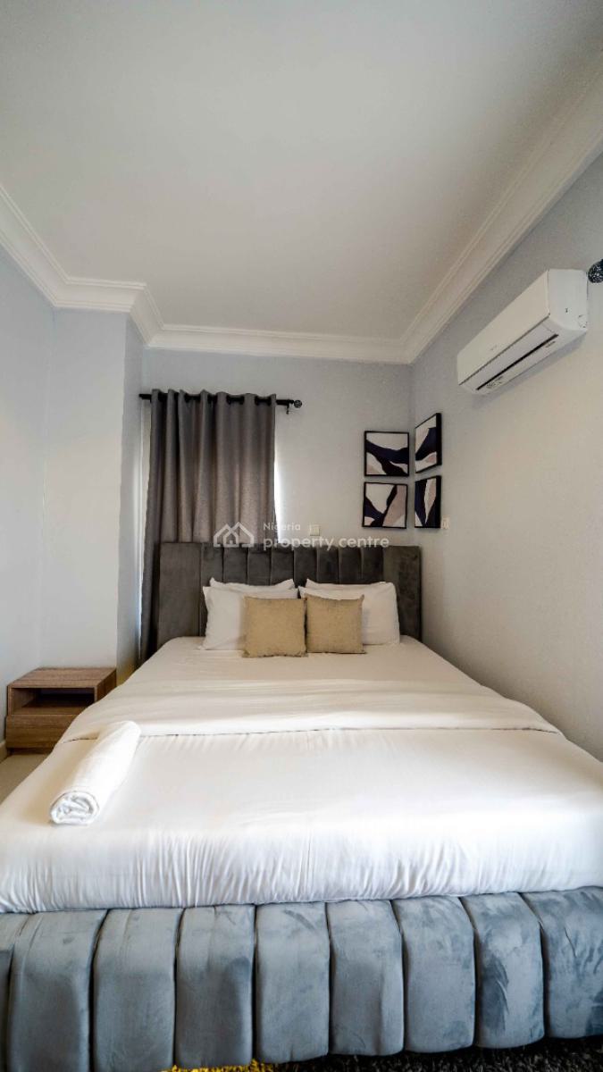 Deluxe 2 Bedroom Apartment, Awudu Ekpekha St, Off Admiralty Way, Lekki Phase 1, Lekki, Lagos, Flat / Apartment Short Let