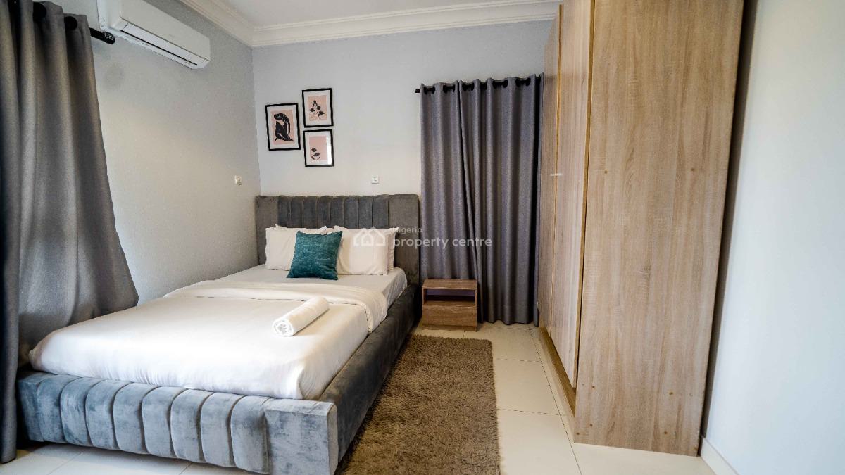 Deluxe 2 Bedroom Apartment, Awudu Ekpekha St, Off Admiralty Way, Lekki Phase 1, Lekki, Lagos, Flat / Apartment Short Let