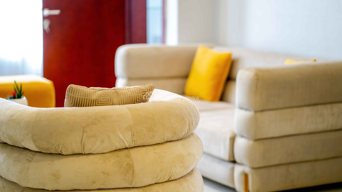 Deluxe 2 Bedroom Apartment, Awudu Ekpekha St, Off Admiralty Way, Lekki Phase 1, Lekki, Lagos, Flat / Apartment Short Let