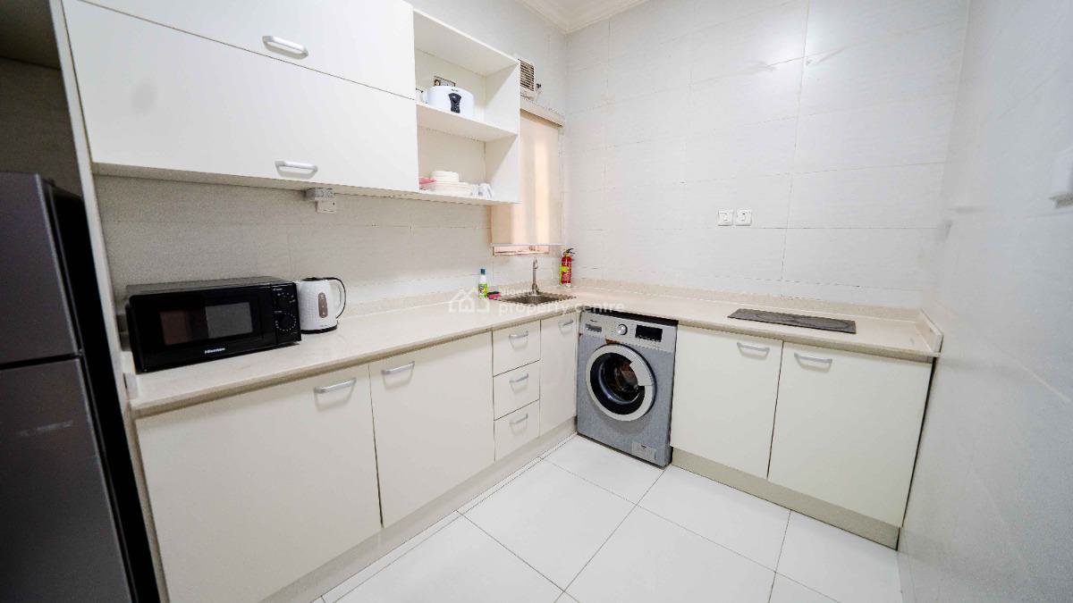 Deluxe 2 Bedroom Apartment, Awudu Ekpekha St, Off Admiralty Way, Lekki Phase 1, Lekki, Lagos, Flat / Apartment Short Let