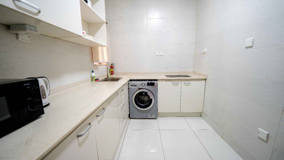 Deluxe 2 Bedroom Apartment, Awudu Ekpekha St, Off Admiralty Way, Lekki Phase 1, Lekki, Lagos, Flat / Apartment Short Let