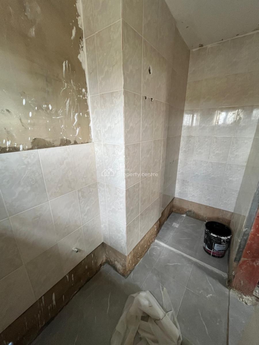 a Well Built 3 Bedroom Apartment, Surulere, Lagos, Flat / Apartment for Sale