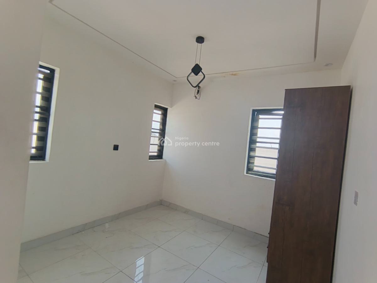 a 2 Bedroom Flat, Ologolo, Lekki, Lagos, Flat / Apartment for Rent