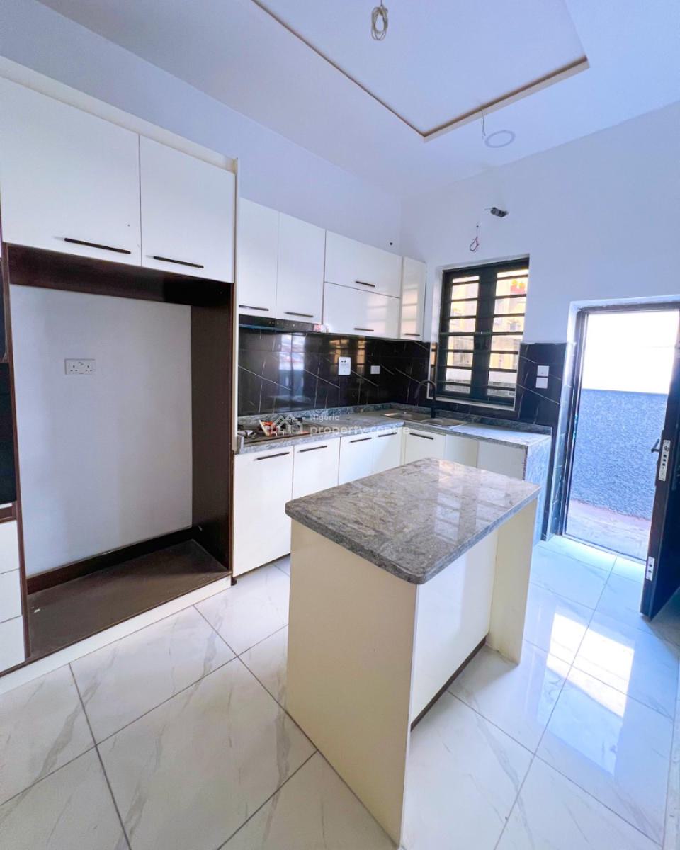 Luxury 4 Bedrooms with Excellent Facilities, Victoria Crest 2, Lekki, Lagos, Terraced Duplex for Rent