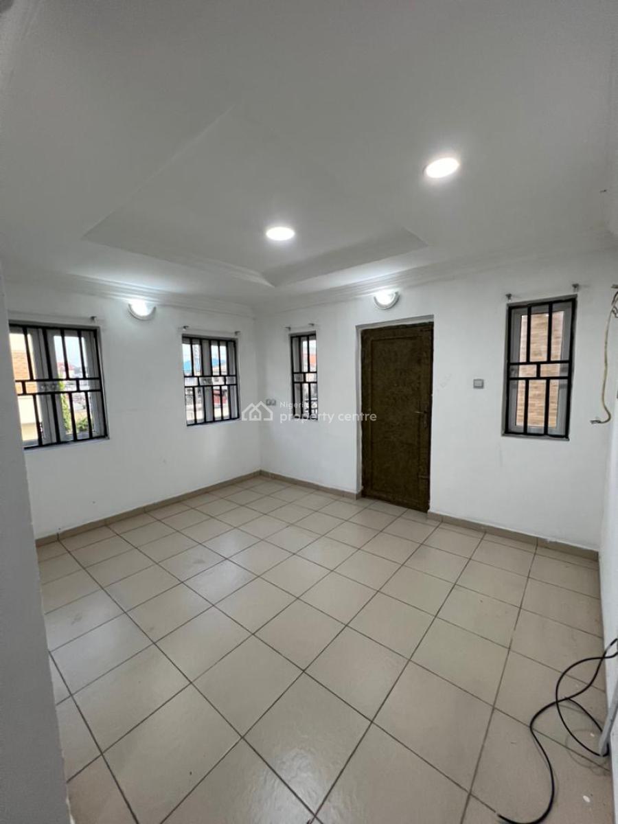 Neatly Used 4 Bedroom Semi Detached 2 Years Required, Lekki Phase 1, Lekki, Lagos, Semi-detached Duplex for Rent