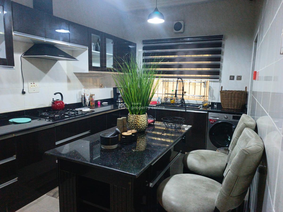 Luxurious 3-bedroom Terrace Serviced Apartment, Roxton Terrace, 8 Ojomu Road, Ikoyi, Lagos, Terraced Duplex Short Let