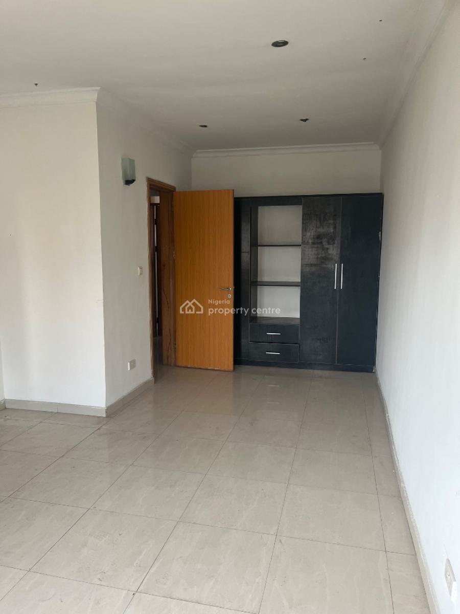 Big Self Contained, Off Gbangbala, Ikate Elegushi, Lekki, Lagos, Self Contain (single Rooms) for Rent