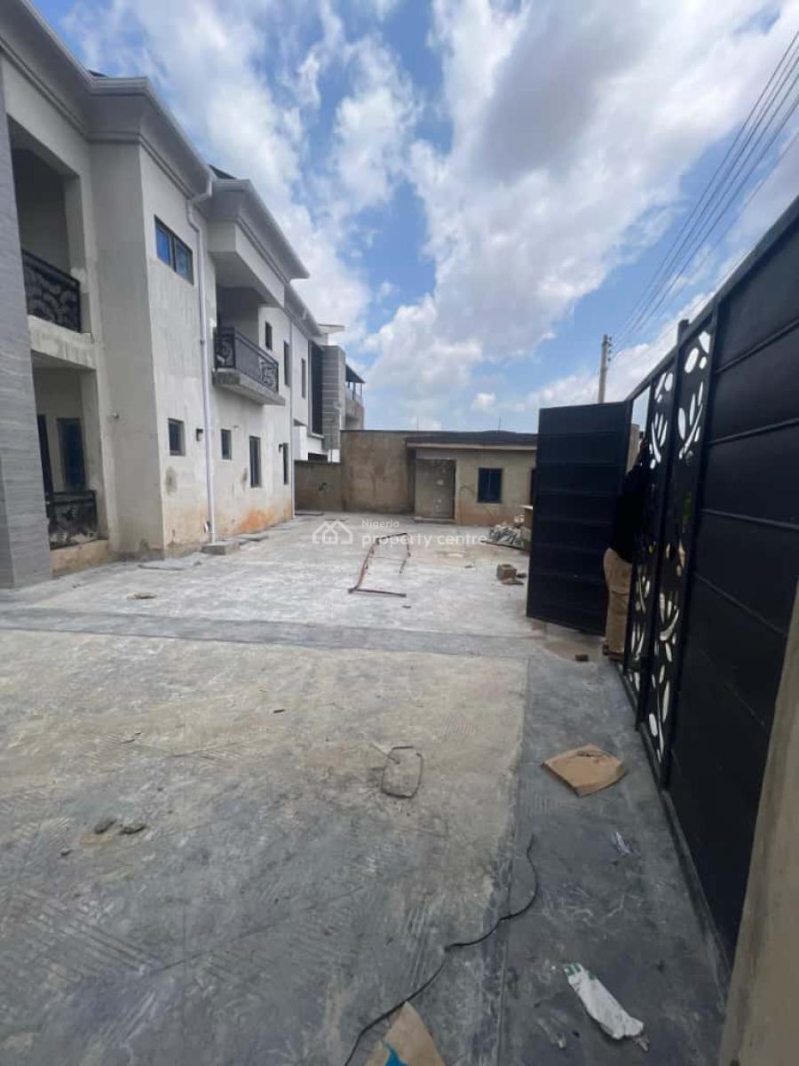 Newly Built 4 Bedroom Duplex with Modern Facilities, Kolapo Ishola Gra, Akobo, Ibadan, Oyo, Semi-detached Duplex for Rent