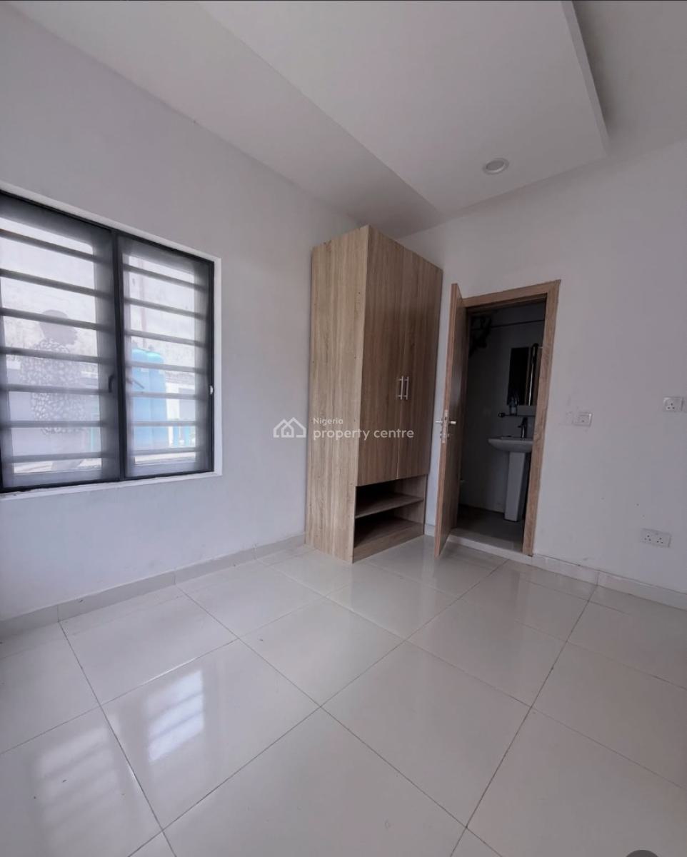 Open and Spacious 1 Bedroom Apartment, Ologolo, Lekki, Lagos, Flat / Apartment for Rent