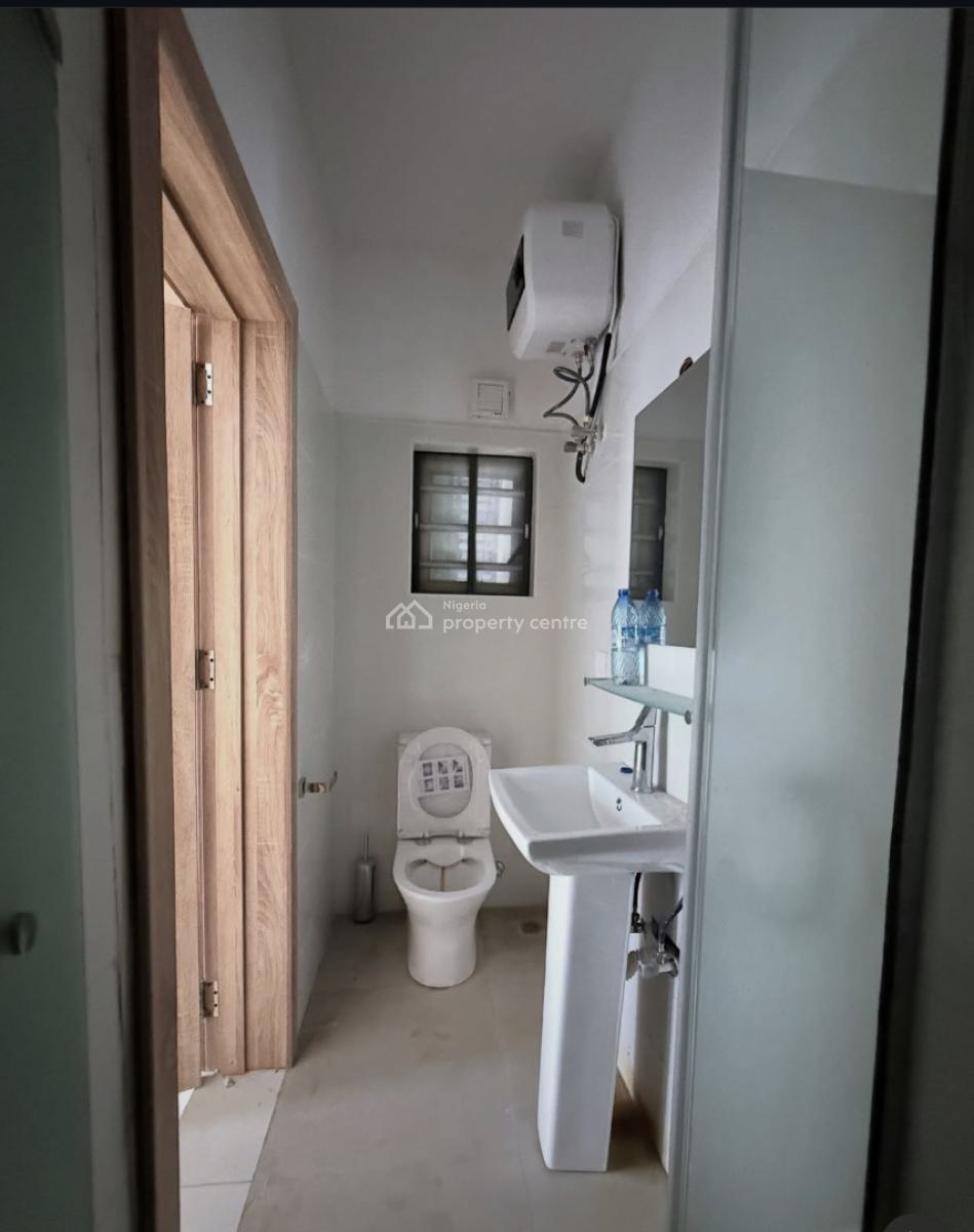 Open and Spacious 1 Bedroom Apartment, Ologolo, Lekki, Lagos, Flat / Apartment for Rent