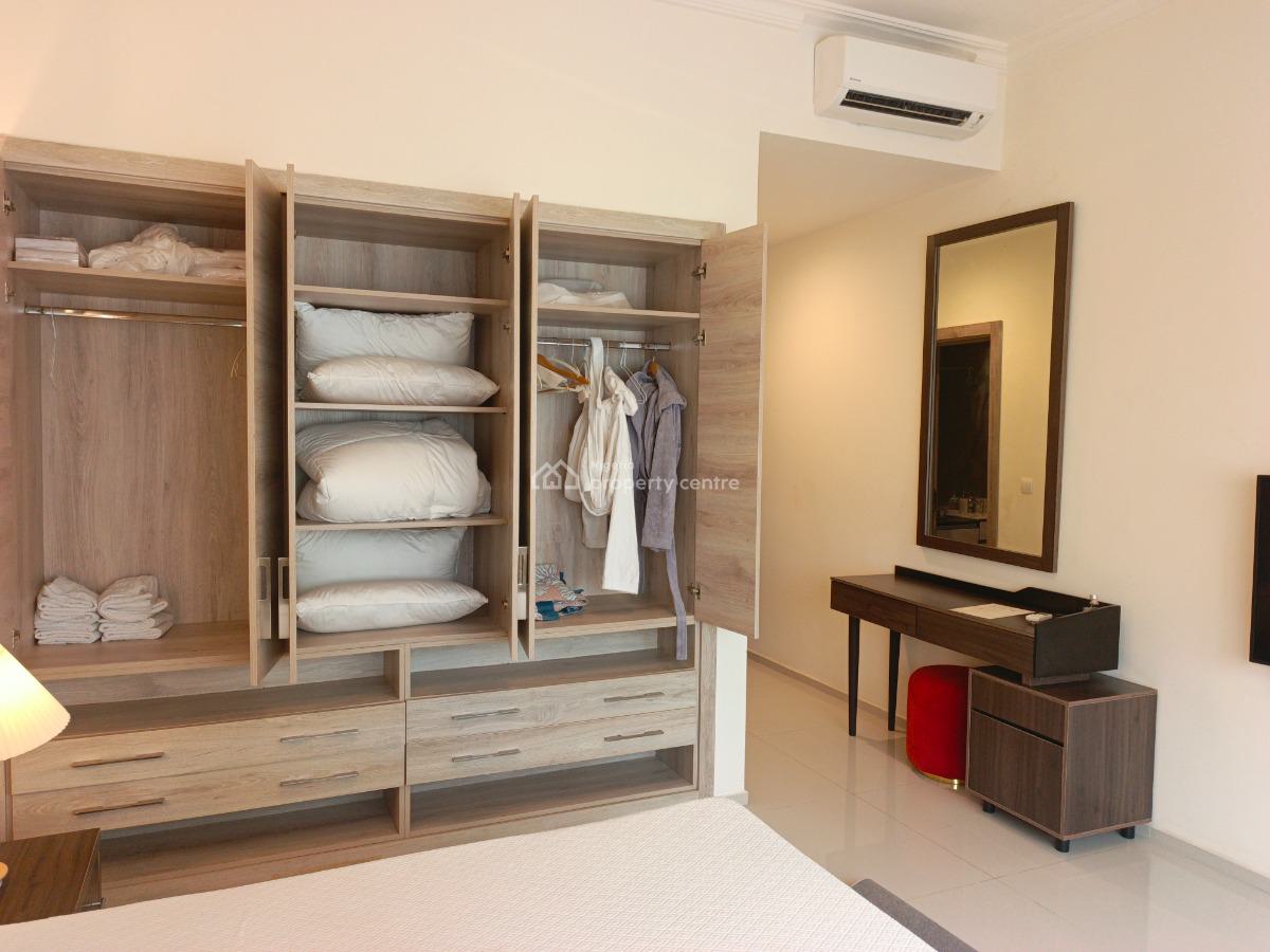 Luxurious 3-bedroom Serviced Apartment, Ellipse Apartment, 2 Oloto Road, Ikoyi, Lagos, Flat / Apartment Short Let