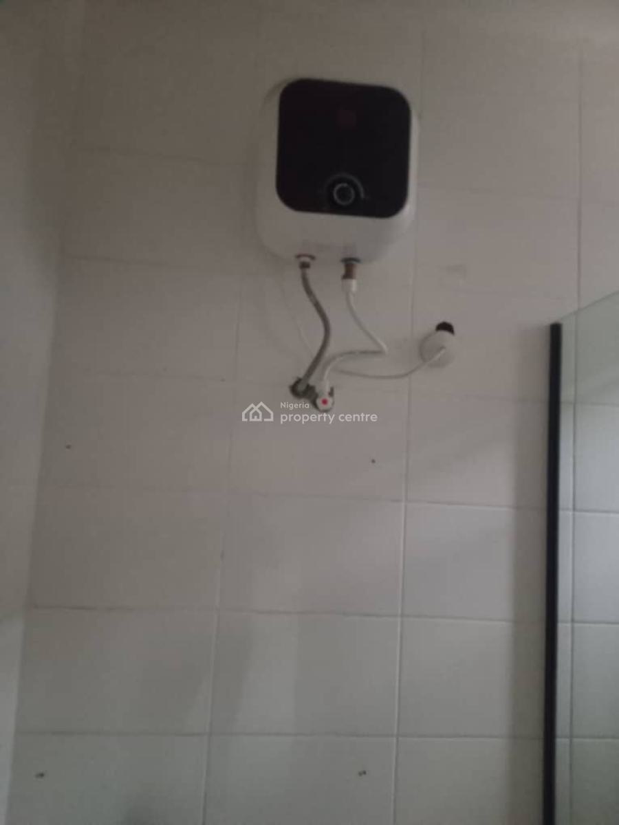 Luxury and Spacious  3 Bedroom Flat, Sabo, Yaba, Lagos, House for Rent