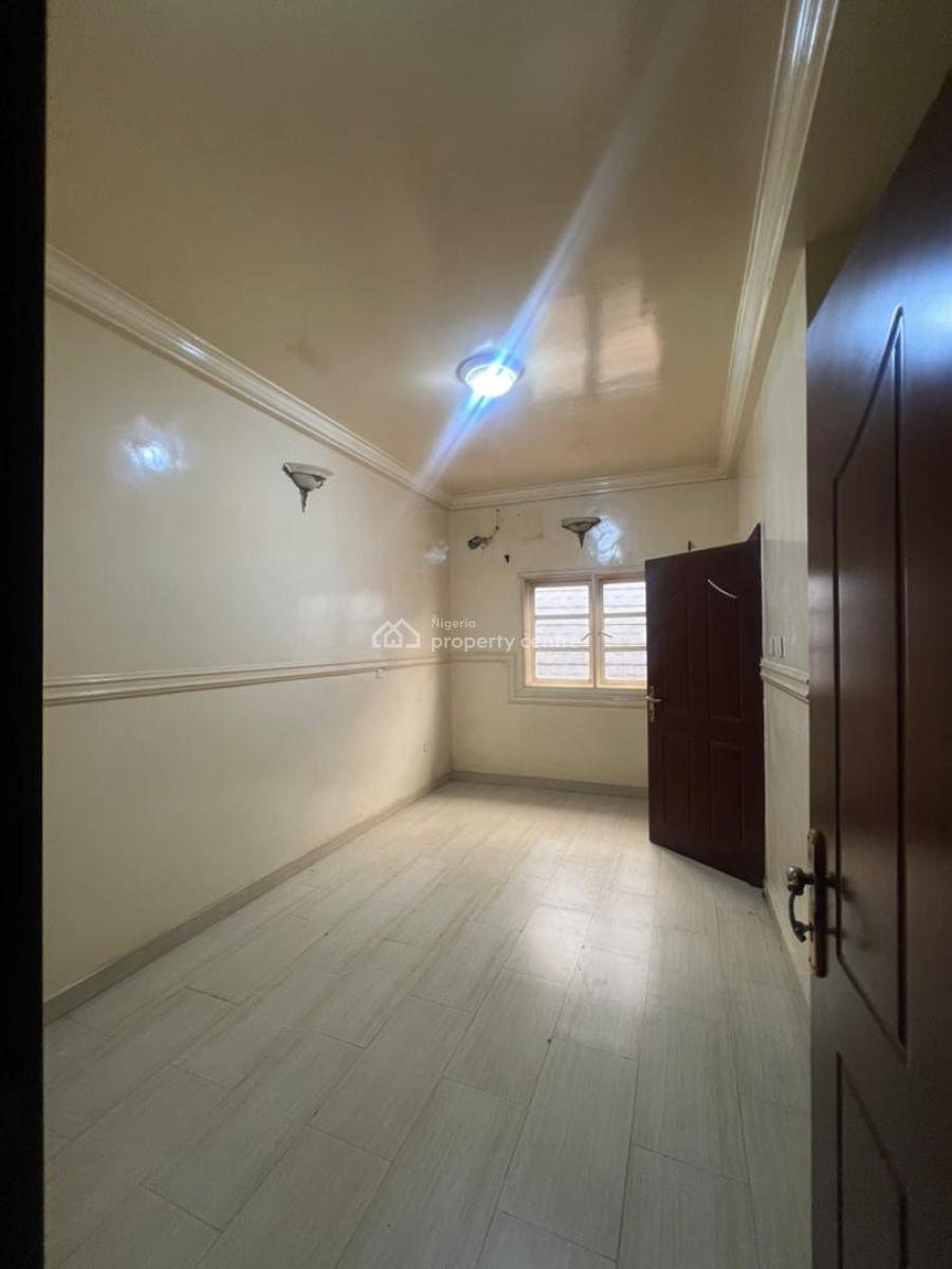 Well Maintained 3 Bedroom Apartment, Osapa, Lekki, Lagos, Flat / Apartment for Rent