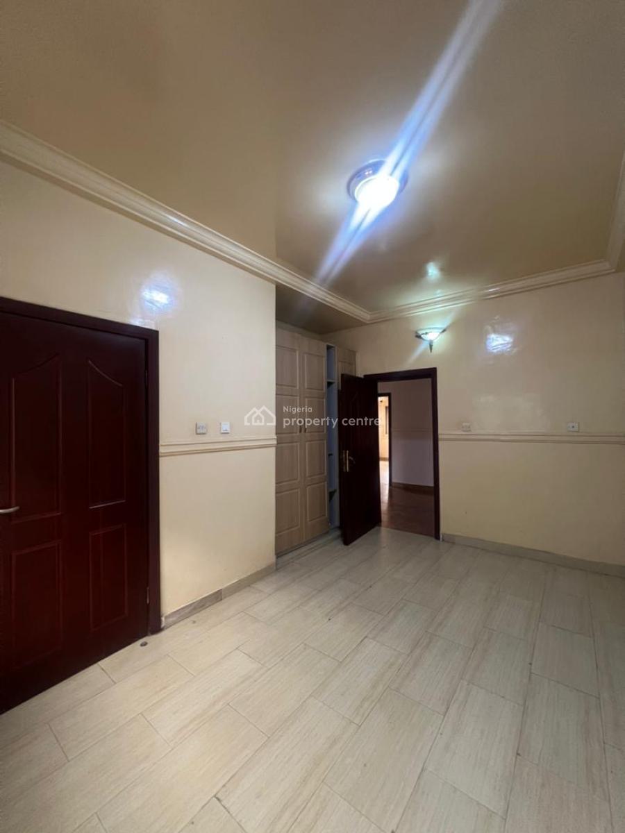 Well Maintained 3 Bedroom Apartment, Osapa, Lekki, Lagos, Flat / Apartment for Rent