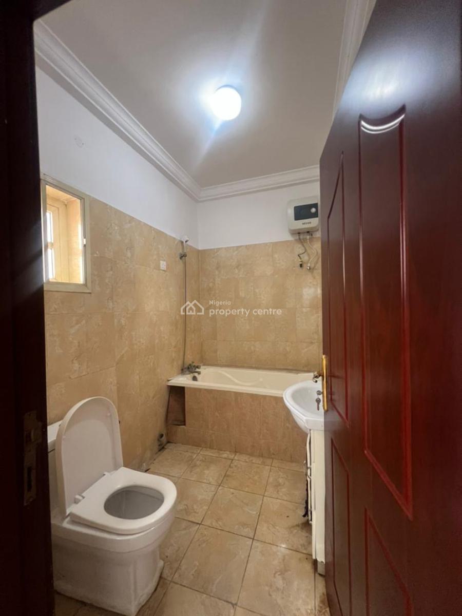 Well Maintained 3 Bedroom Apartment, Osapa, Lekki, Lagos, Flat / Apartment for Rent