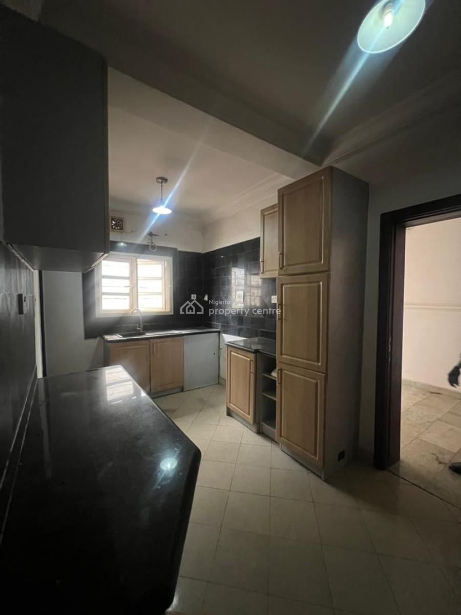 Well Maintained 3 Bedroom Apartment, Osapa, Lekki, Lagos, Flat / Apartment for Rent
