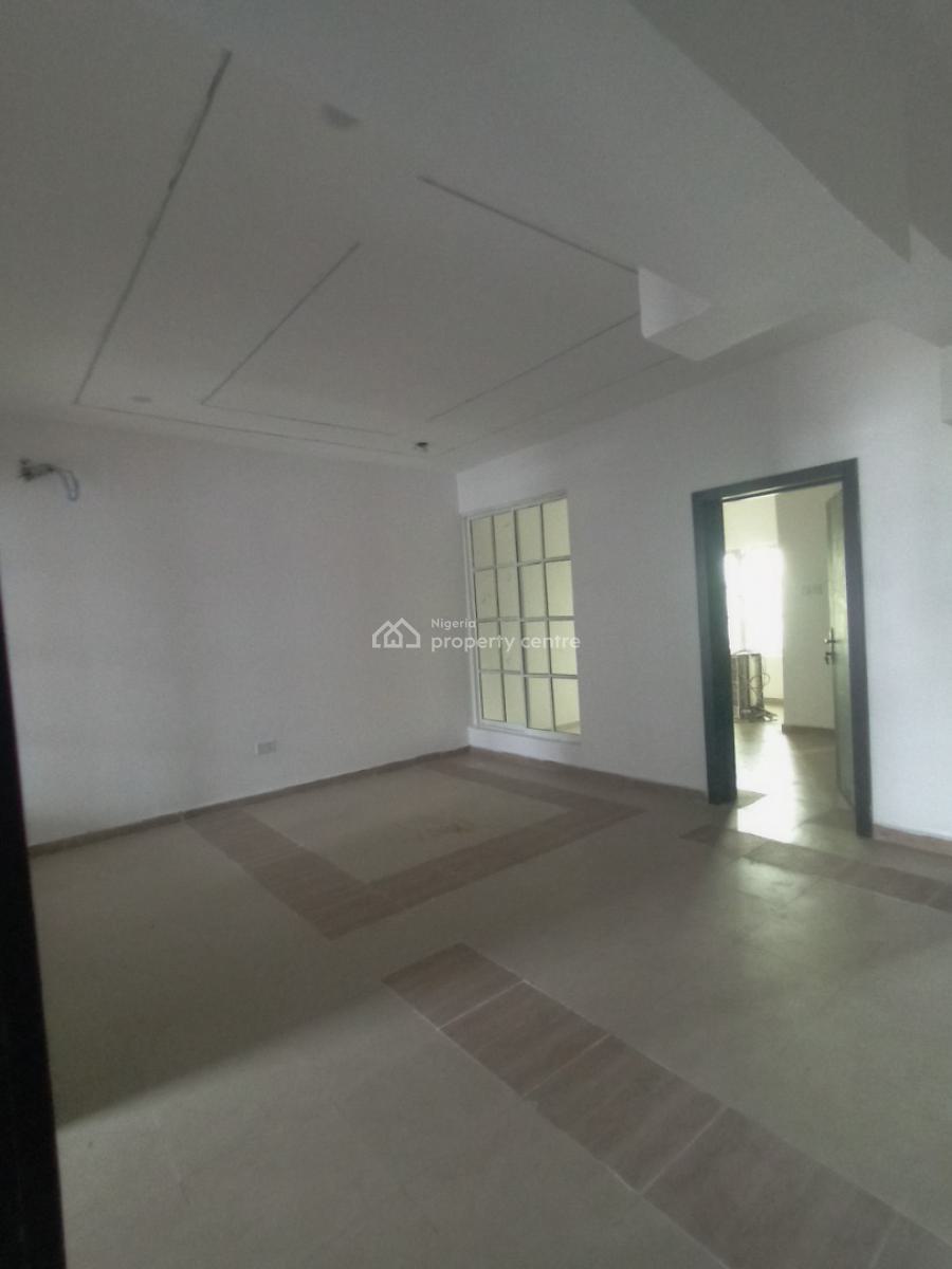 Well Maintained 2 Bedroom Flat Upstairs, Chevron Alternative Route, Lekki, Lagos, Flat / Apartment for Rent