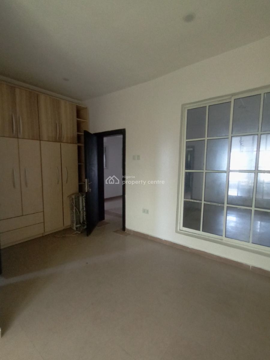 Well Maintained 2 Bedroom Flat Upstairs, Chevron Alternative Route, Lekki, Lagos, Flat / Apartment for Rent