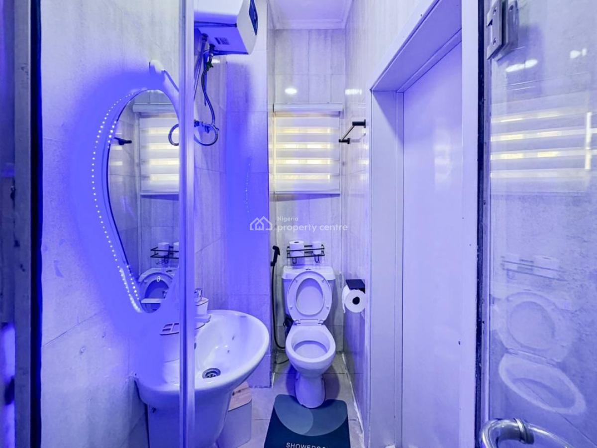 Newly Launched 1 Bedroom Apartment with Ps5, Pool and Gym, Lekki Phase 1, Lekki, Lagos, Flat / Apartment Short Let