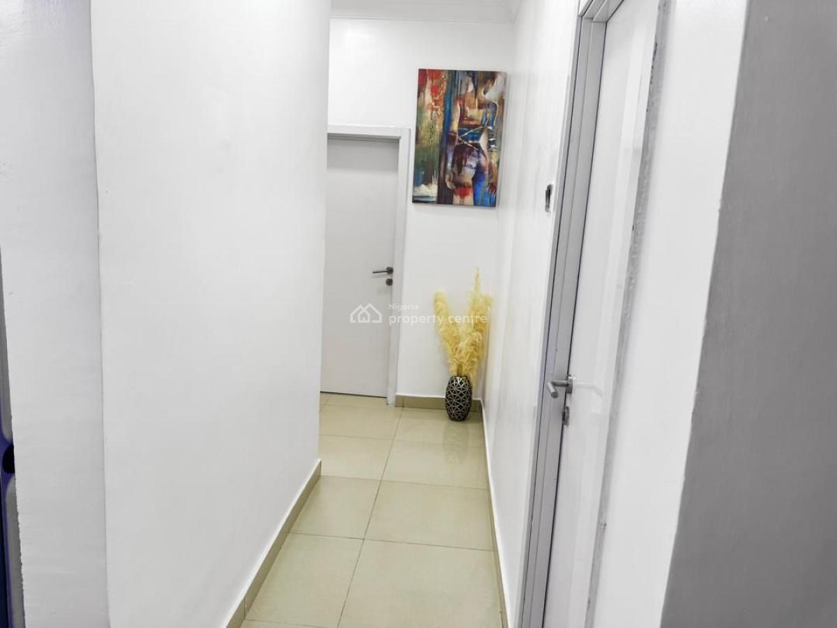 Newly Launched 1 Bedroom Apartment with Ps5, Pool and Gym, Lekki Phase 1, Lekki, Lagos, Flat / Apartment Short Let
