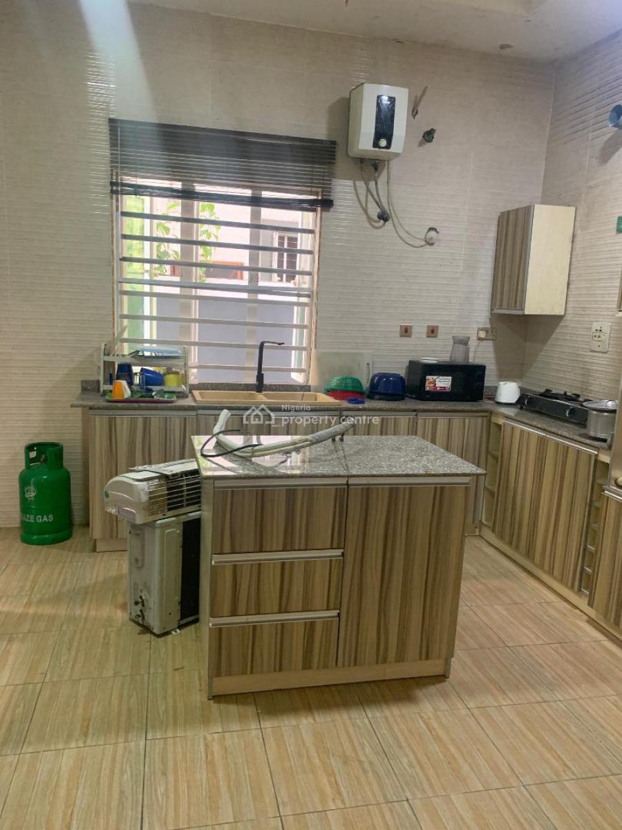 Well Renovated 4 Bedroom Semi Detached Duplex with Bq, Ikota, Lekki, Lagos, Semi-detached Duplex for Rent