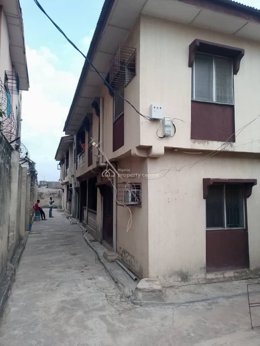 6 Units of 2 Bedroom, 2 Units of Mini-flat, 1 Unit of Self Contain, Ikorodu, Lagos, Block of Flats for Sale