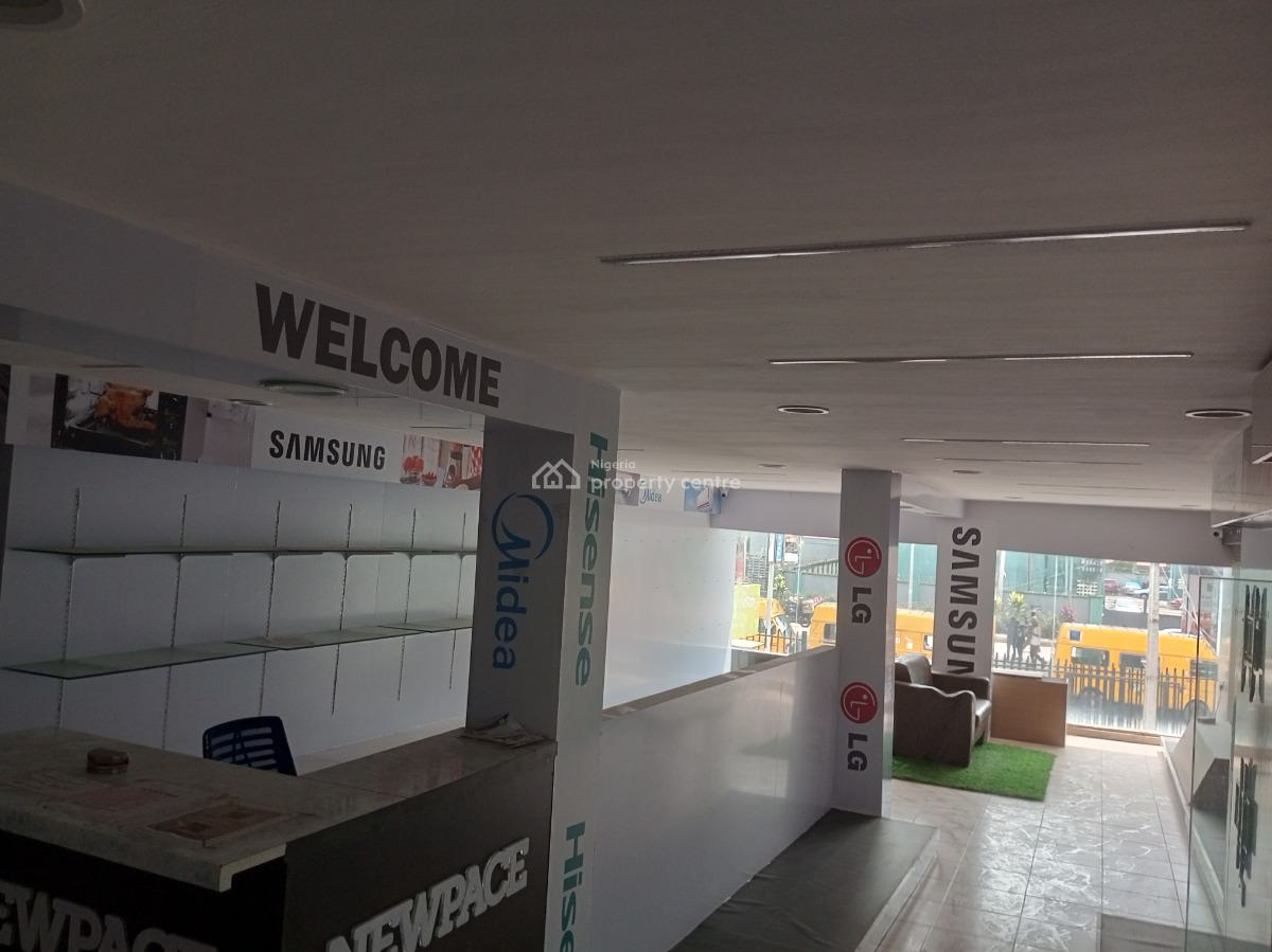 200sqm Show Room/office, Awolowo Way By Computer Village, Ikeja, Lagos, Office Space for Rent