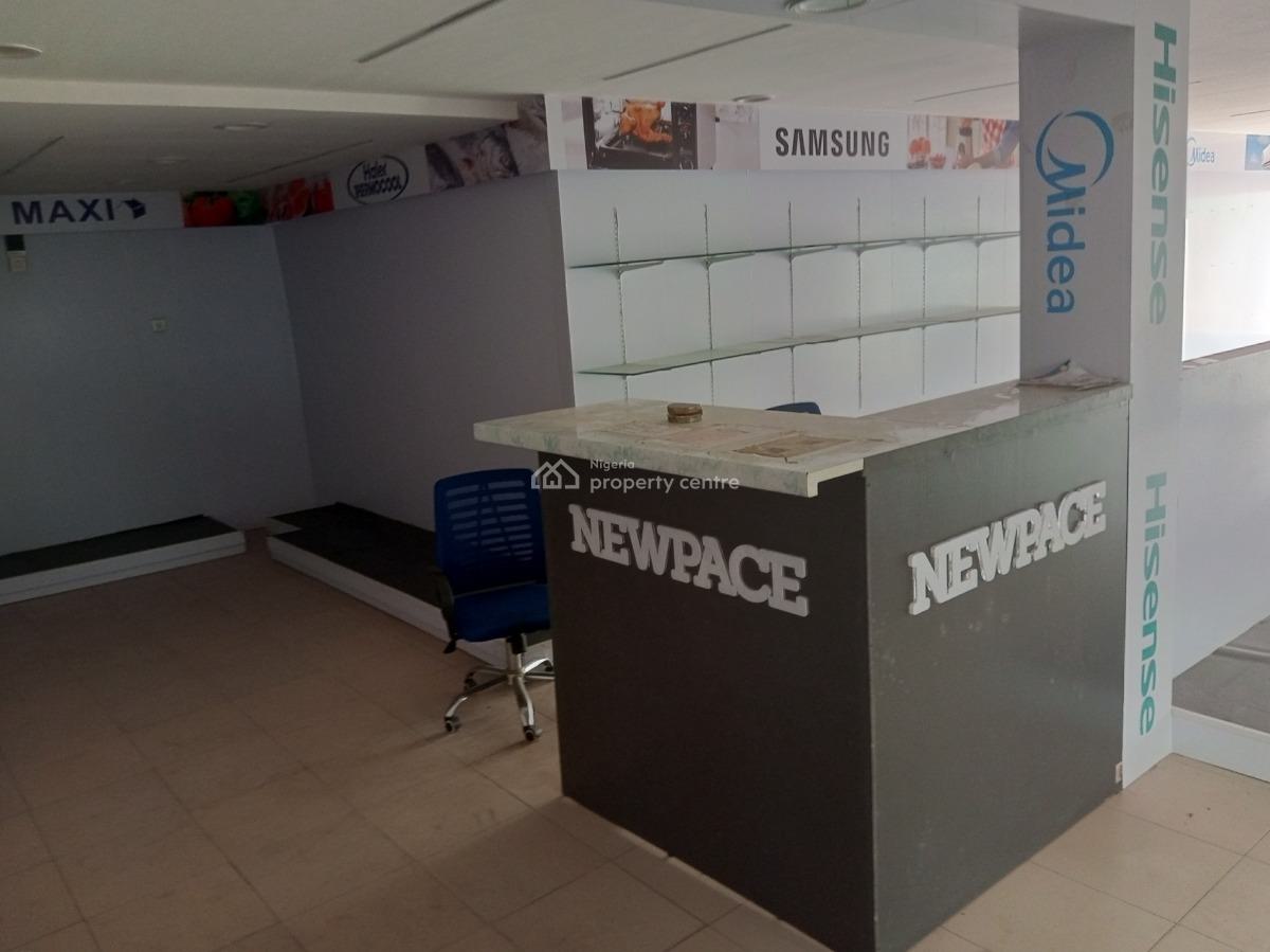 200sqm Show Room/office, Awolowo Way By Computer Village, Ikeja, Lagos, Office Space for Rent
