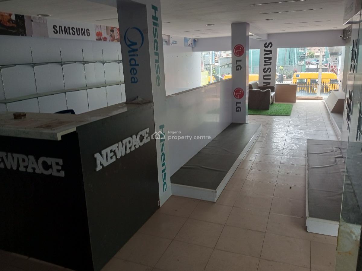 200sqm Show Room/office, Awolowo Way By Computer Village, Ikeja, Lagos, Office Space for Rent