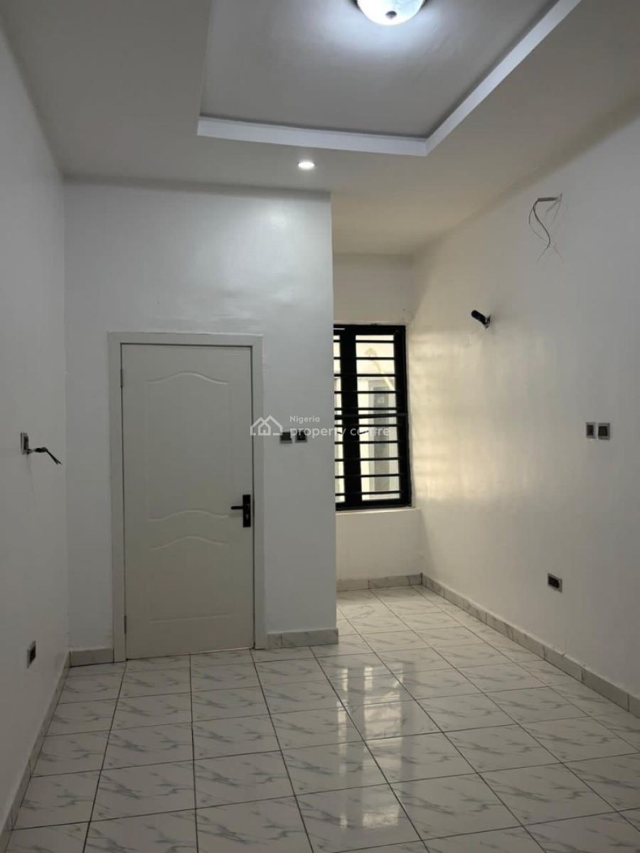 Distress Sell Nice Spacious Luxury 4 Bedroom Terrace Nice Environment, Ikota, Lekki, Lagos, Terraced Duplex for Sale
