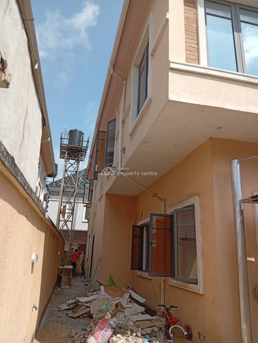 Distressed 4 Bedroom Detached Duplex with  1 Roombq, Bera Estate Chevron Road, Lekki, Lagos, Detached Duplex for Sale