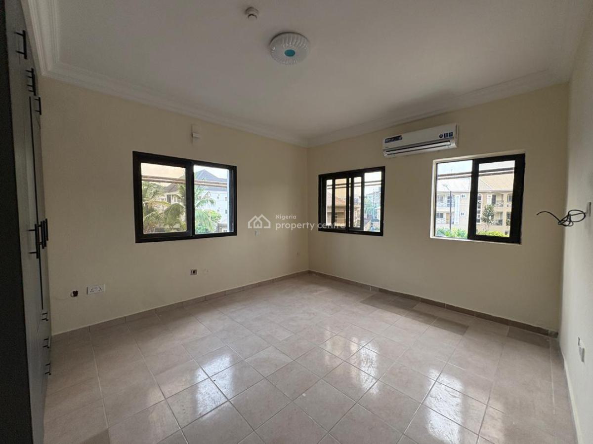 Newly Renovated 3 Bedroom Apartments, Lekki Phase 1, Lekki, Lagos, Flat / Apartment for Rent