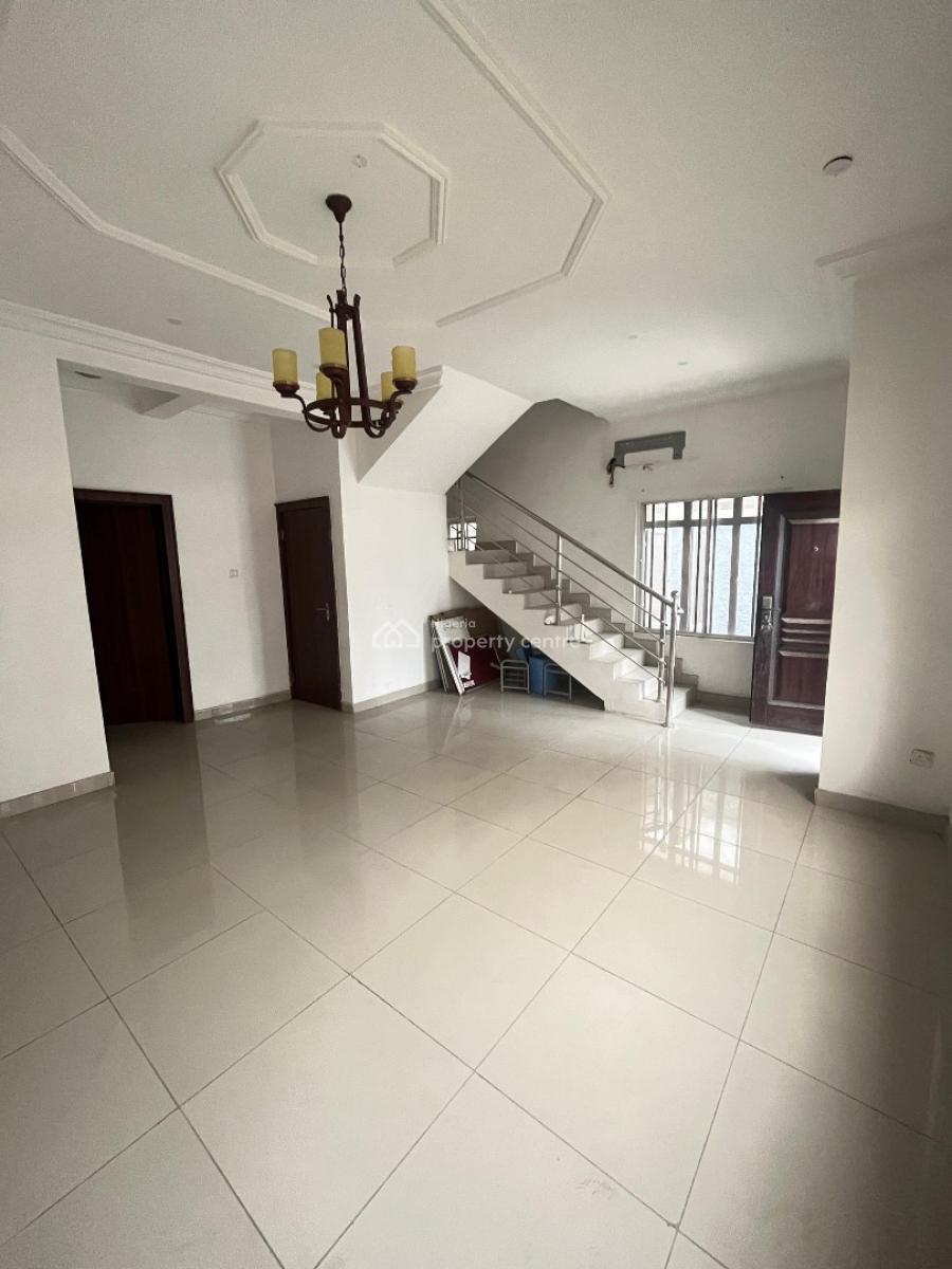 Well Maintained 3-bedroom Terrace Duplex with Bq, Lekki Phase 2, Lekki, Lagos, Terraced Duplex for Rent