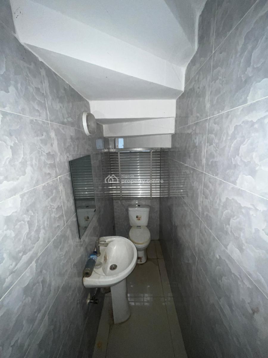 Well Maintained 3-bedroom Terrace Duplex with Bq, Lekki Phase 2, Lekki, Lagos, Terraced Duplex for Rent