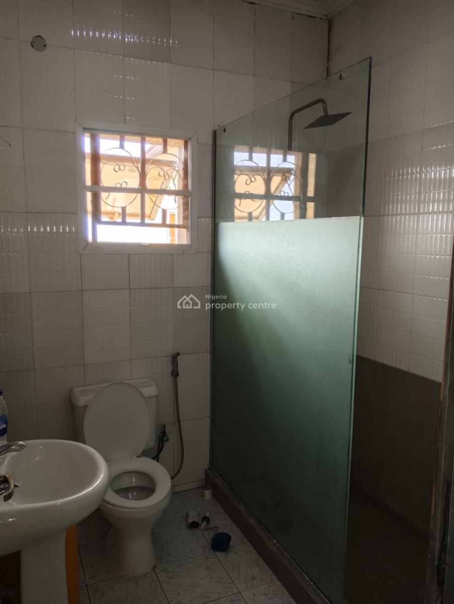 Spacious Three Bedroom Flat, Kaura, Abuja, Flat / Apartment for Rent