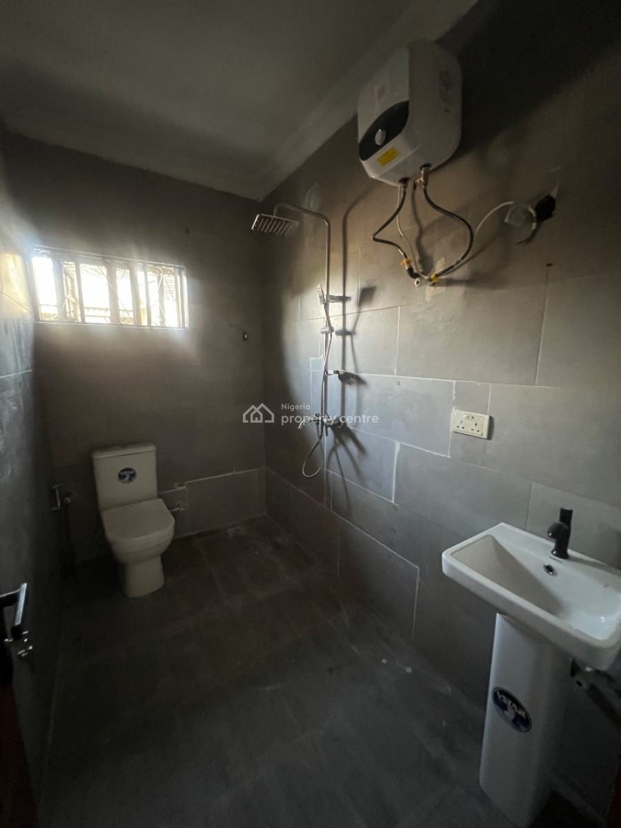 Well Maintain and Renovated 3 Bedroom Flat Now Available, Lekki Phase 1, Lekki, Lagos, Flat / Apartment for Rent