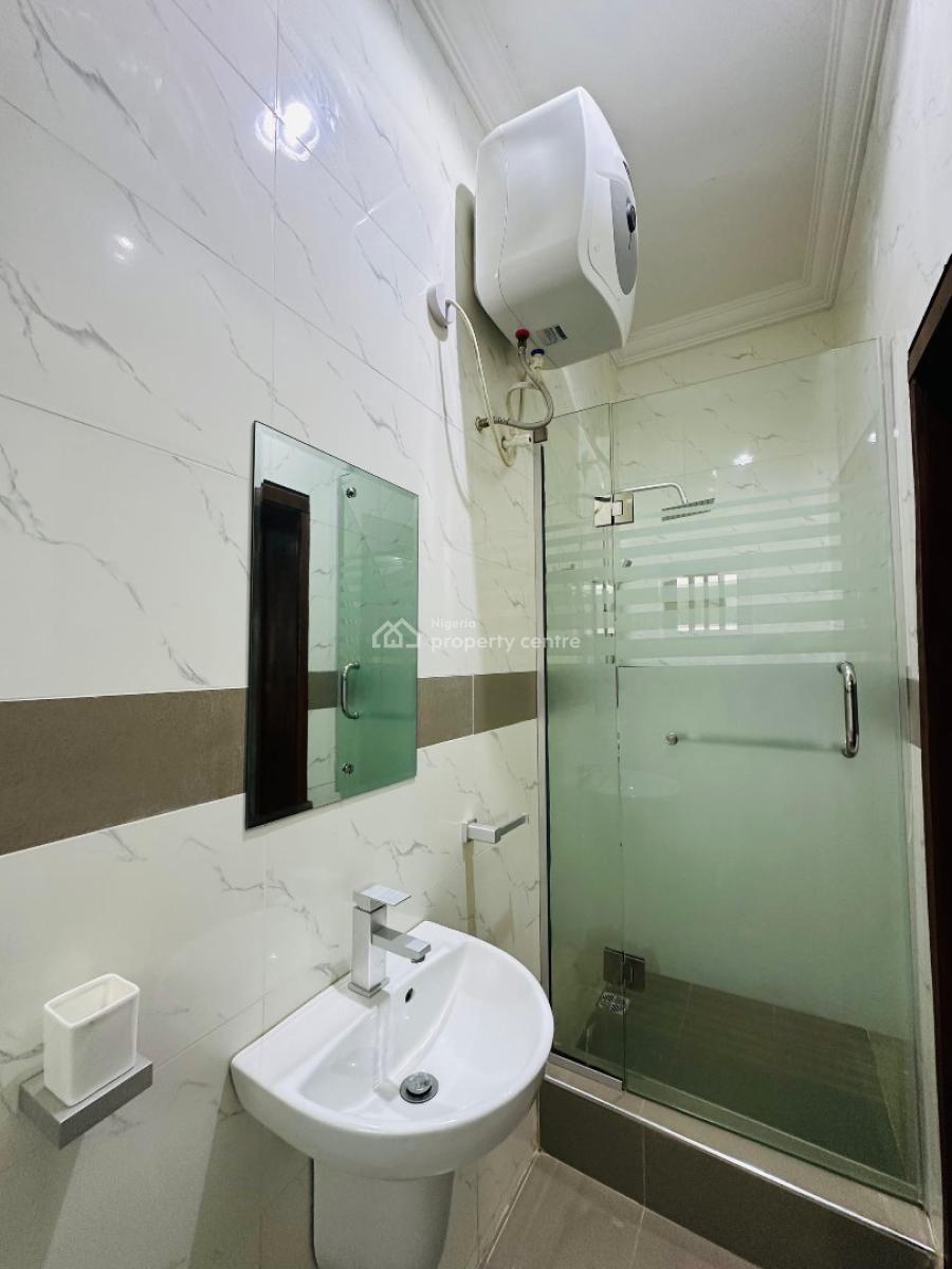 Neatly Built 3bedroom Apartment  with No Bq in Lekki Phase 1, Lekki Phase One ,lekki ,lagos , Nigeria, Lekki Phase 1, Lekki, Lagos, Flat / Apartment for Rent