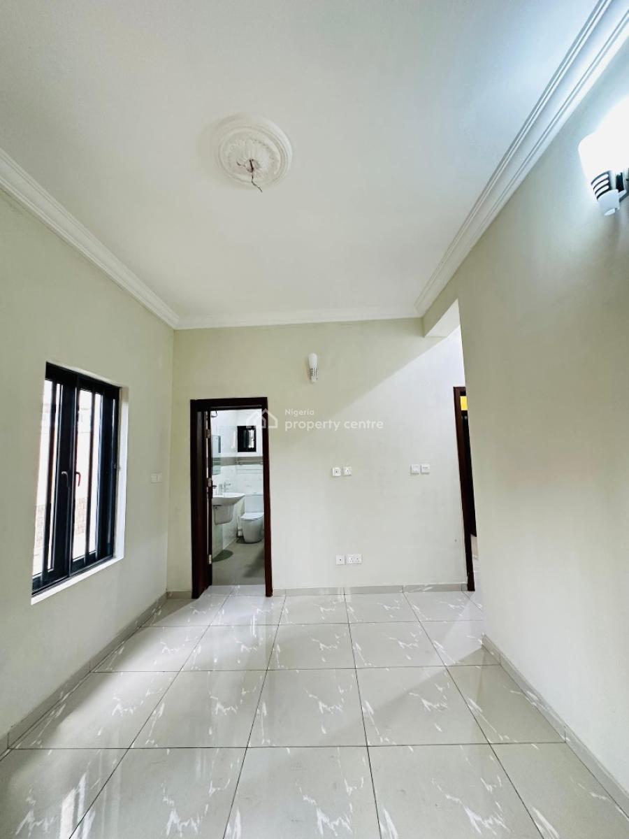 Neatly Built 3bedroom Apartment  with No Bq in Lekki Phase 1, Lekki Phase One ,lekki ,lagos , Nigeria, Lekki Phase 1, Lekki, Lagos, Flat / Apartment for Rent