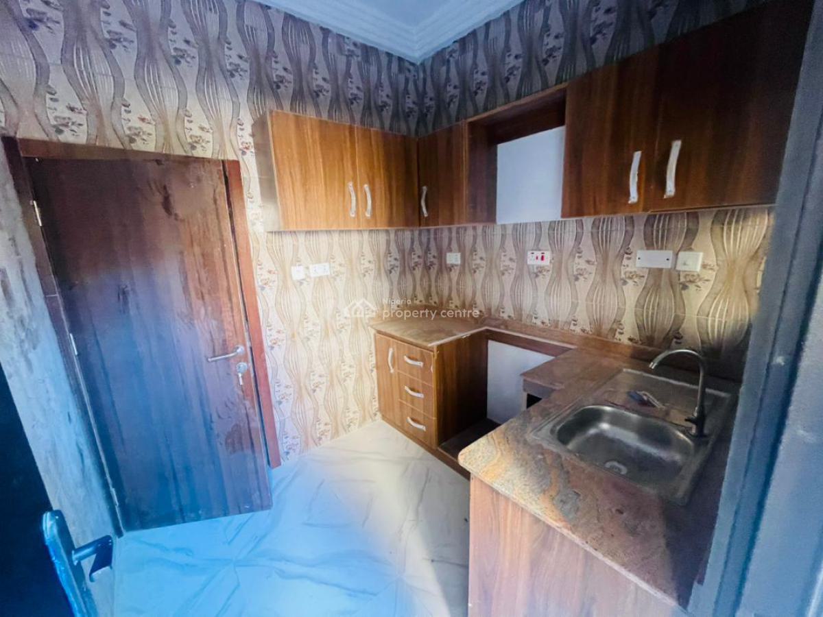 a Nice 3 Bedroom Self Service Apartment(downstair), Lekki Phase 1, Lekki, Lagos, House for Rent