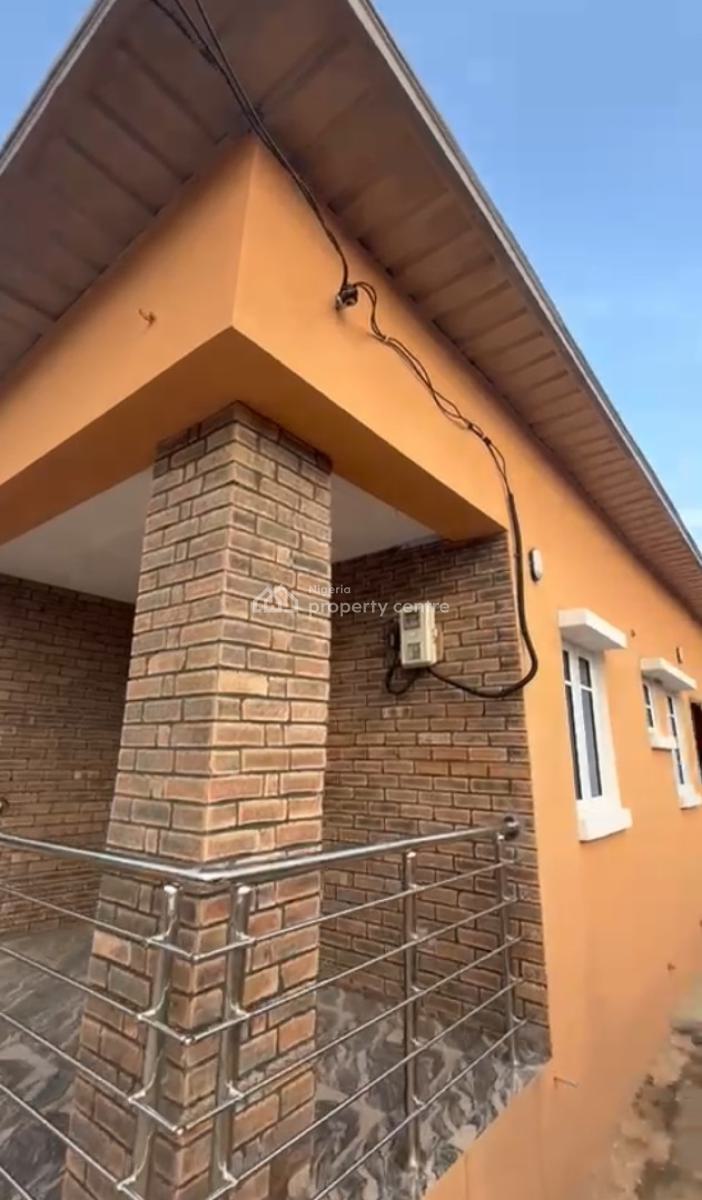 for Salary Earners Only and for Direct Client.  a Superb Newl, Eric More, Surulere, Lagos, Flat / Apartment for Rent